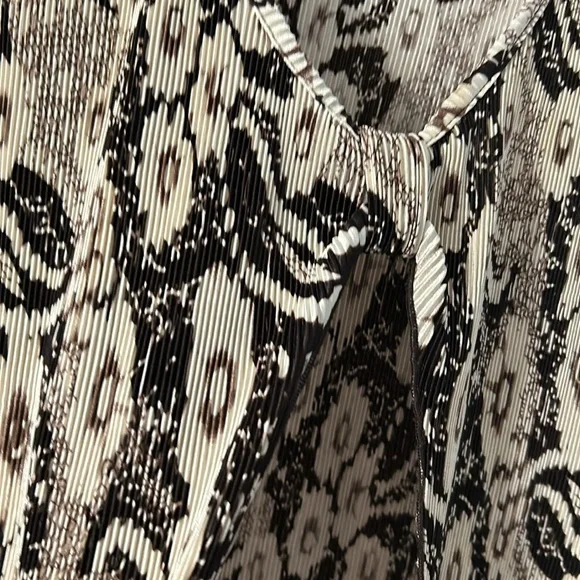 Size large brown skirt and top - Picture 2 of 3